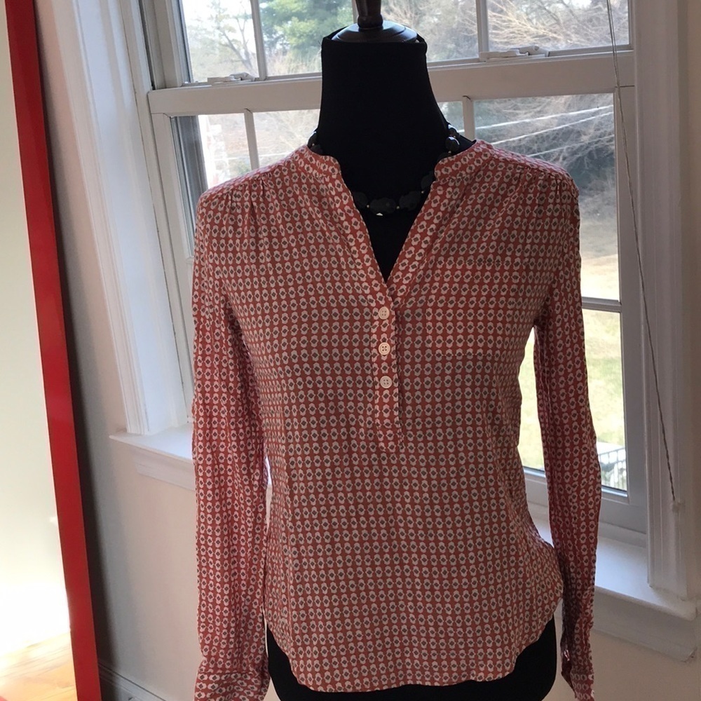 Ann Taylor LOFT silky v-neck top size XS